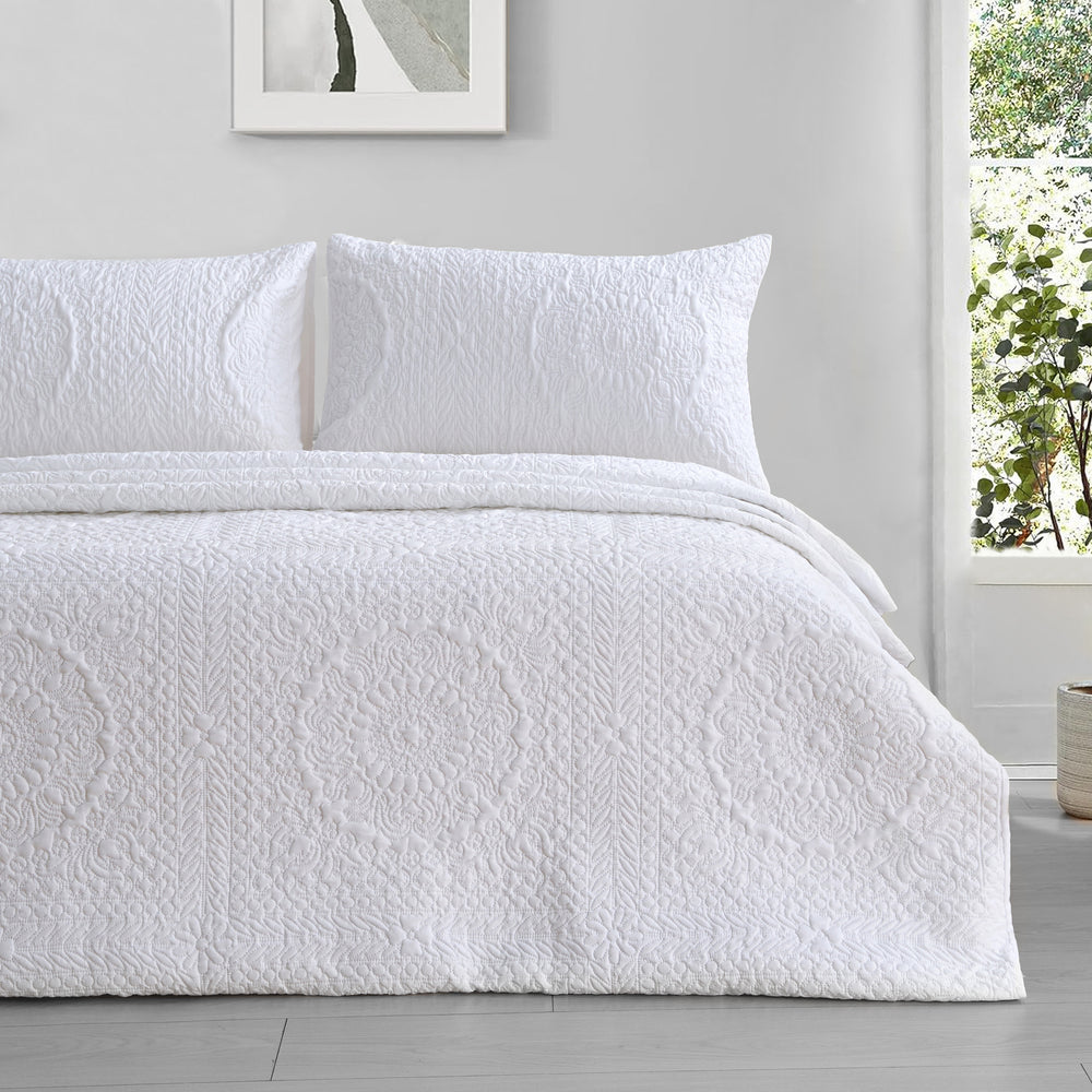 Velosso Winchester Quilted Pinsonic Bedspread & Pillowsham Set - White